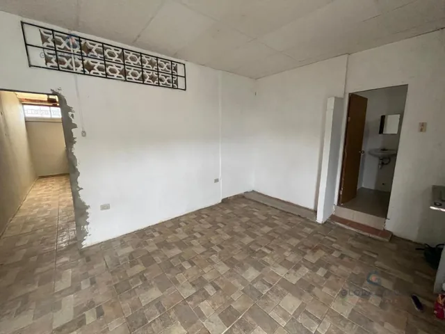 Venta de Casa Esquinera Dividida en Tres Casas Adosadas en La Libertad Salinas, 8 Habitaciones m. H — imagen 2
