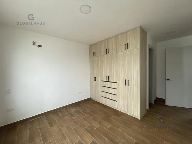 Venta de Casa en Urb. Mallorca 3 Habitaciones. My. Z. Guayas — imagen 4