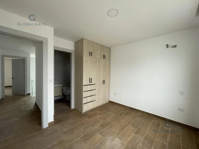 Venta de Casa en Urb. Mallorca 3 Habitaciones. My. Z. Guayas — imagen 2