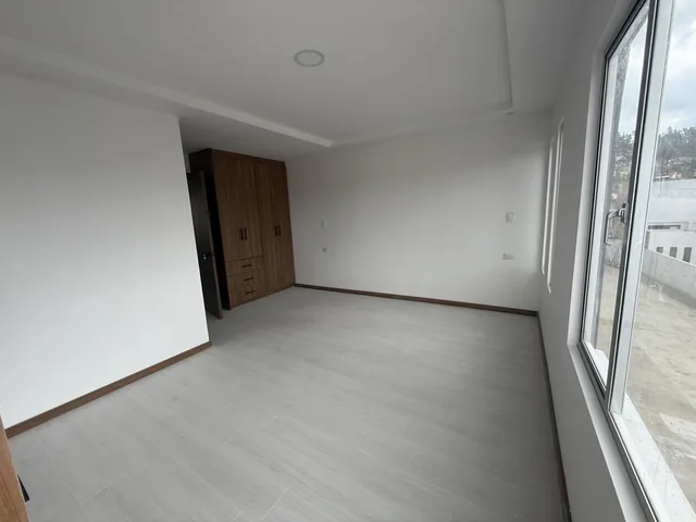 Vendidas/casas Vip con Espacio Verde Dentro de Condominio (P3128), Azuay — imagen 5