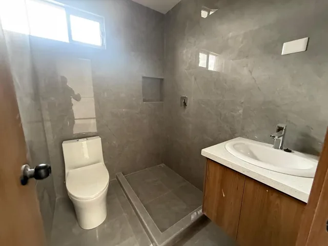Vendidas/casas Vip con Espacio Verde Dentro de Condominio (P3128), Azuay — imagen 2