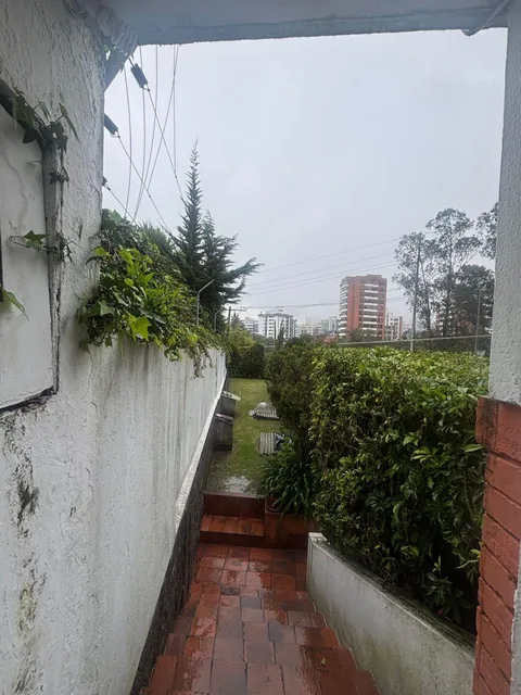 Vendo Terreno en La Calle Boussingault Muy Cerca de La G Suárez 700 m, Construcción 629 m — imagen 4