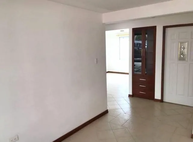De Venta Casa 3 Dorm. San Carlos - 2 Cuadras Arriba de La Occidental — imagen 2