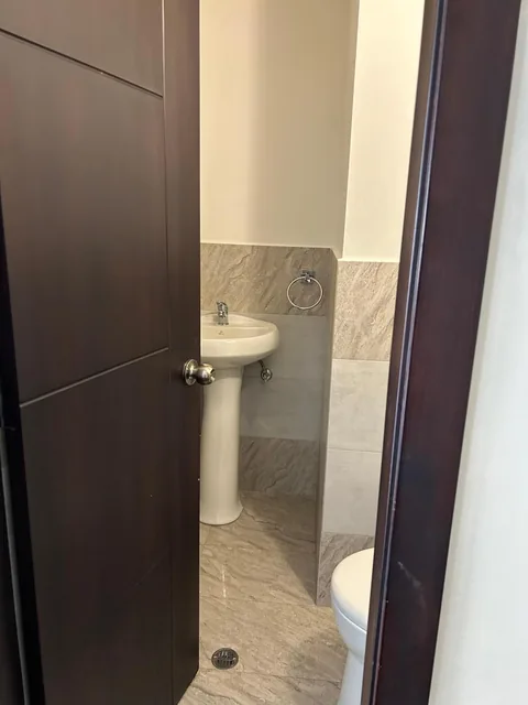 Departamento de Venta en Conjunto Sector Av 11 de Noviembre, Chimborazo — imagen 2