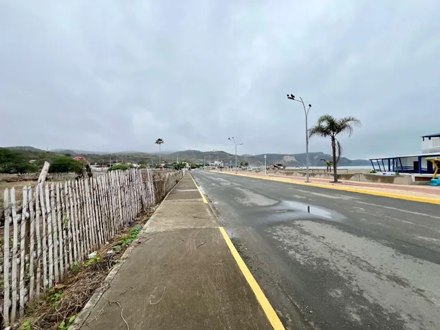 Terreno Primera Línea de Mar Puerto Cayo, Manabí — imagen 2