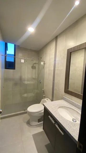 Moderno Departamento con Patio - La Carolina - Portugal — imagen 4