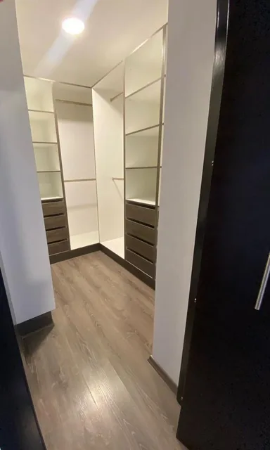 Moderno Departamento con Patio - La Carolina - Portugal — imagen 2