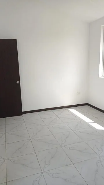 Venta Casa por Estrenar en Conjunto Privado Sector San Patricio Calderón — imagen 4