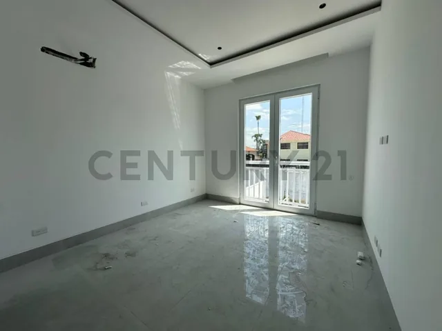 Casa de Estreno con Acabados de Lujo en Urbanización Aires Norte, Guayas — imagen 5