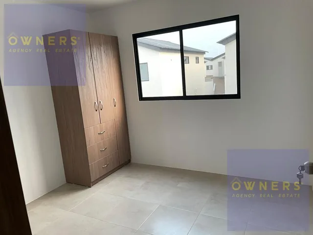 Venta Casa de Dos Pisos en Urbanización Los Prados (Lm), Guayas — imagen 3