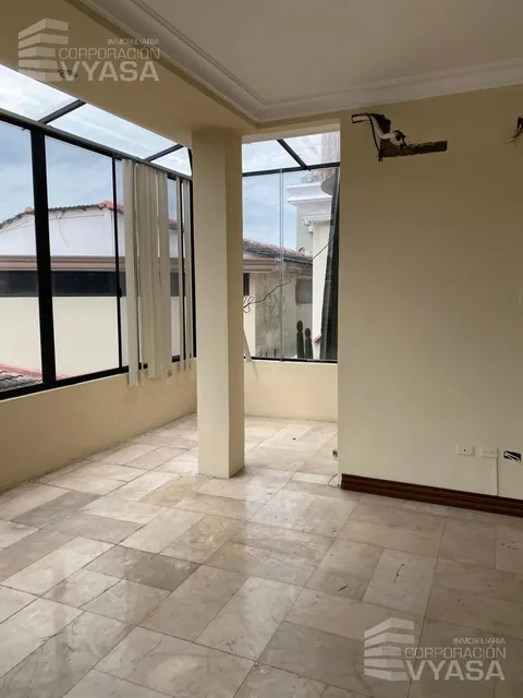Guayaquil - Los Ceibos, Casa en Venta 954 m², Guayas — imagen 2