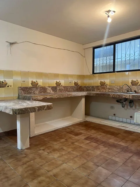 Venta 600 m² de Terreno, Casa 305 m² de Constr - Avda. Leopoldo Carrera Calvo, Frente Colegio Balandra, Guayas — imagen 4