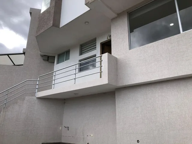Casa en Venta, Ambato Cerca a La Uniandes A. V Panamericana, Tungurahua — imagen 2