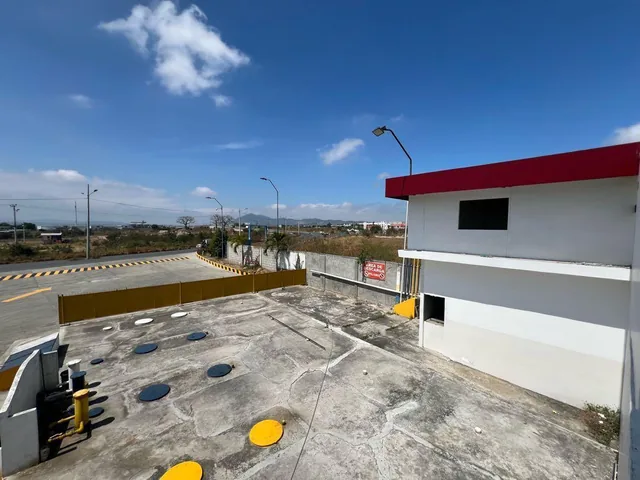 Venta de Estación de Servicios Gasolinera Multifuncional Manta, Manabí — imagen 5