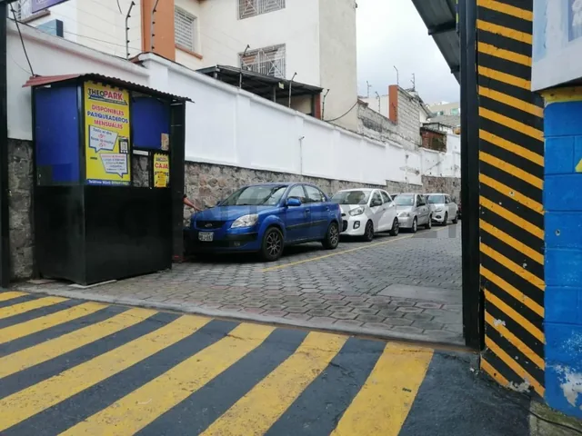 En Venta Terreno Para Edifico de 8 Pisos Av Cordero y Seis de Diciembre — imagen 4