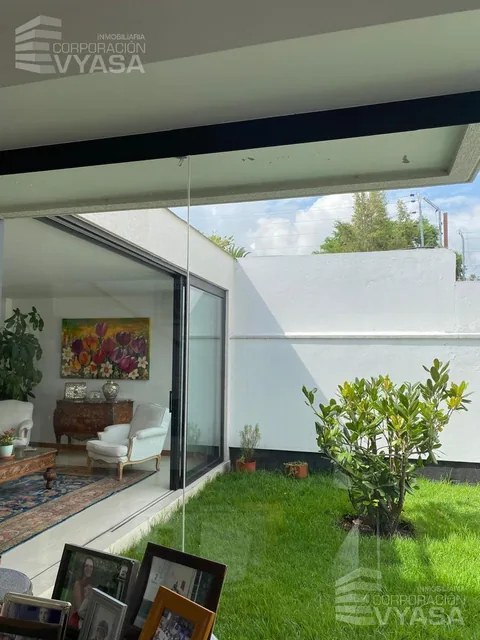 Tumbaco - El Nacional, Casa de Venta de 231 m² Como Nueva — imagen 2