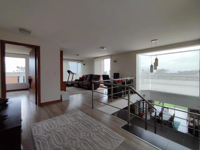 Linda y Amplia Casa Independiente en Venta o Renta Sector Nayón — imagen 2