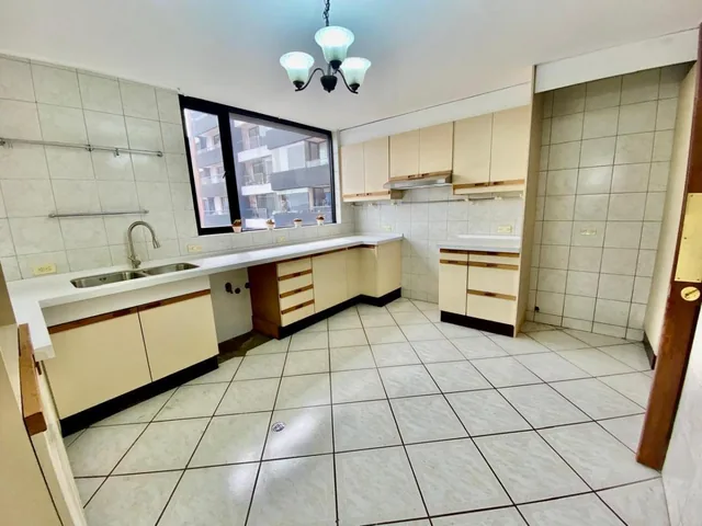 Vendo Departamento, 3 Dorm., 365 m², Sector El Bosque (Quito Tenis) — imagen 5