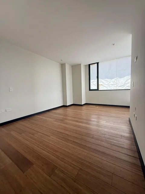 Vendo Departamento Tres Dorm. - Sector González Suarez — imagen 3