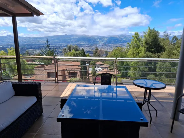 Departamento San Juan de Cumbaya, 3 Habitaciones, Terraza Hermosa Vista — imagen 2