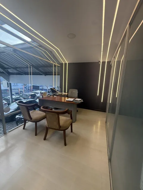 Venta de Terreno Esquinero en Sector Mariscal con Alto Potencial Comercial — imagen 3