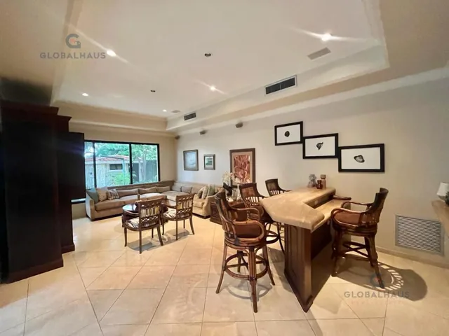 Venta de Casa Samborondon Laguna Dorada, 5 Dorm., Piscina, Casa Al Lago m. H. Guayas — imagen 5