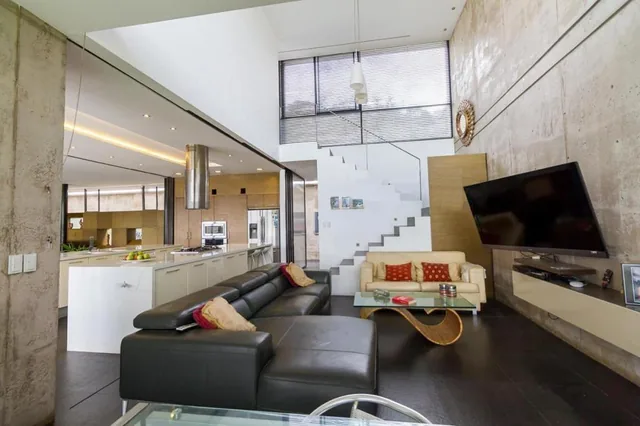Casa en Cumbayá Casa de Venta en Urbanización Privada Sector Colegio Menor — imagen 2