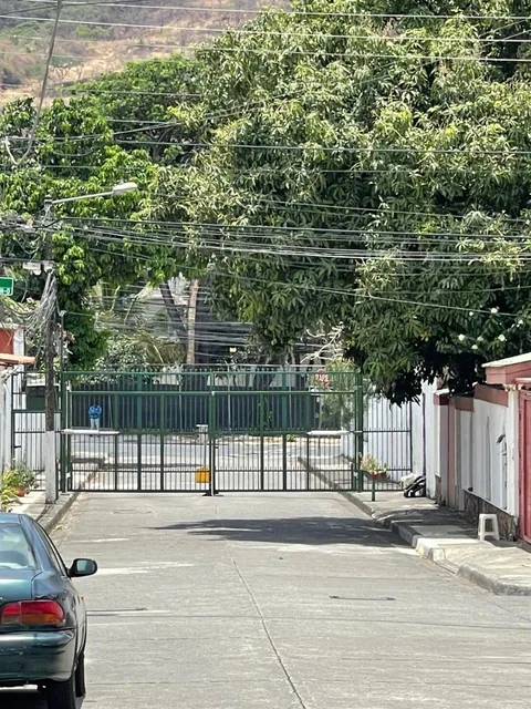 6742. Urb. Santa Cecilia - Ceibos, Vendo Terreno Multifamiliar 680 m², $245.000. Guayas — imagen 5