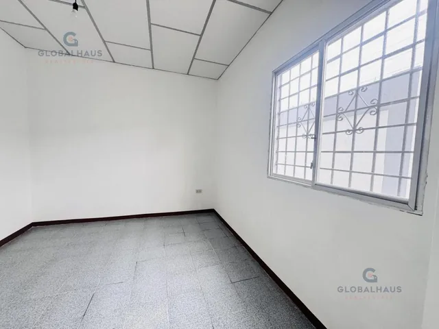 Venta de Casa en Salinas, Cdla. Italiana, 4 Habitaciones. E. D — imagen 2