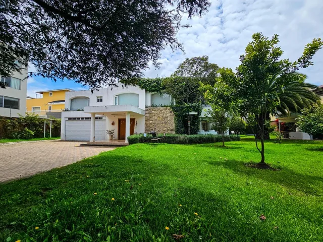 Terreno Ideal Constructor 1365 m² Sector Embajada Usa — imagen 2