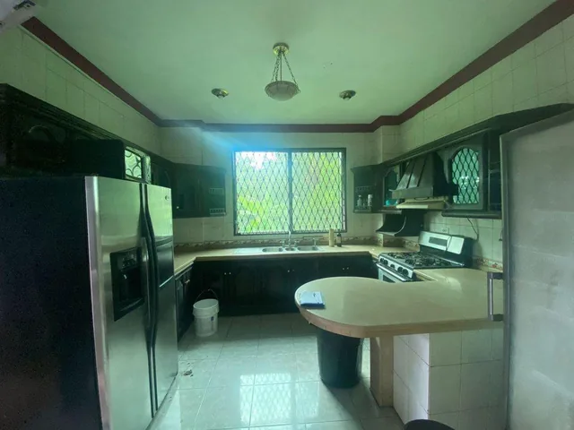 Casa con Terreno Amplio Zona Norte de Manta Jp, Manabí — imagen 3