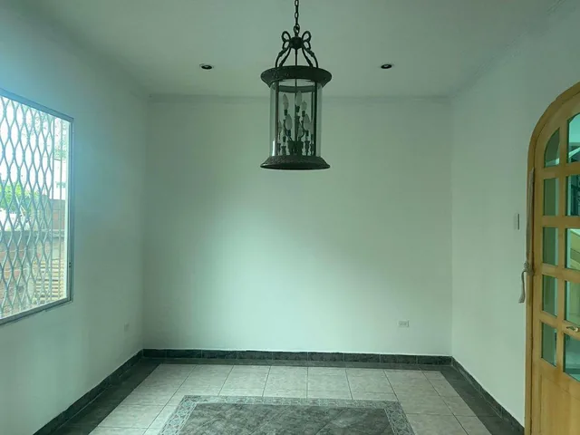 Casa con Terreno Amplio Zona Norte de Manta Jp, Manabí — imagen 2