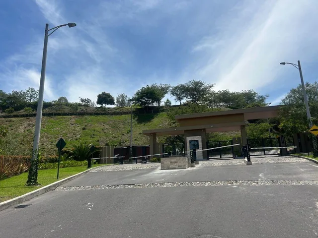 Vendo Lindo Terreno 1185 m Cumbaya Urb. Cerrada Laquinta $440.000 — imagen 2