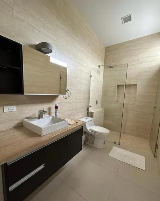 Samborondon Ribera del Batan Hermosa Casa en Venta, Guayas — imagen 2