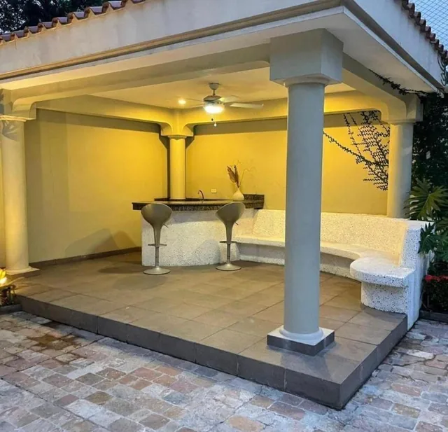 Samborondon Km 6 Urbanización Exclusiva Amplia Casa en Venta, Guayas — imagen 3