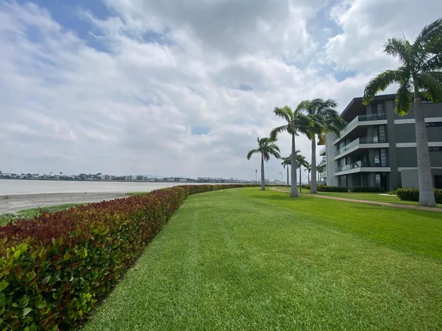 Por Estrenar Departamento Planta Baja Vista Al Rio, Guayas — imagen 3