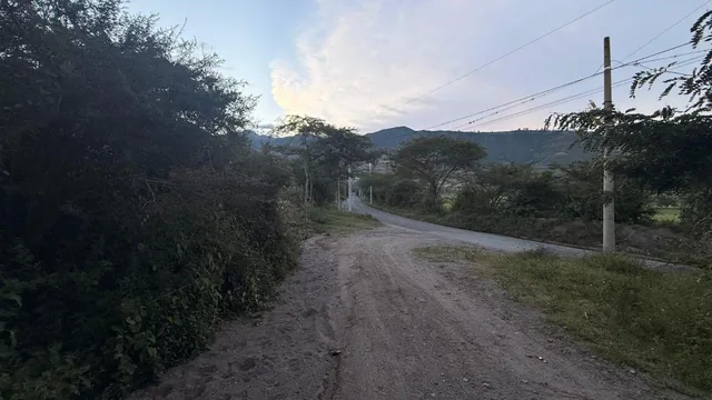 De Oportunidad Vendo Terreno en Urcuquí, Vía Asfaltada! Plusvalía, Imbabura — imagen 3