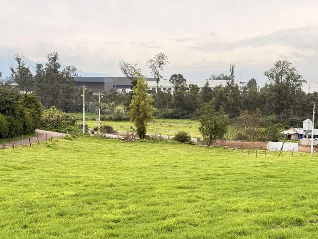Venta Terrenos Tababela a 2 Cuadras Vía Principal Aeropuerto — imagen 3