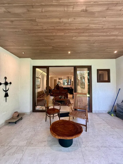 Departamento de 2 Habitaciones con Jardin - en Venta - Cumbaya - 109 m² — imagen 2