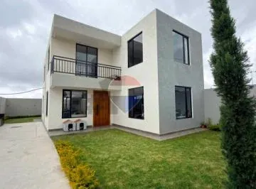 Casa en Venta en Natabuela - Moderna, Amplia y Excelente Ubicación, Imbabura — imagen 3