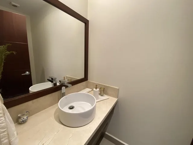 Departamento Dúplex de Venta Ubicad en La González Suarez y Boussingaultt — imagen 5