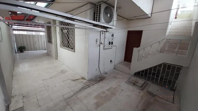 Venta de Casa Rentera, Esquinera en Guayacanes, 7 Habitaciones G. P. Guayas — imagen 5