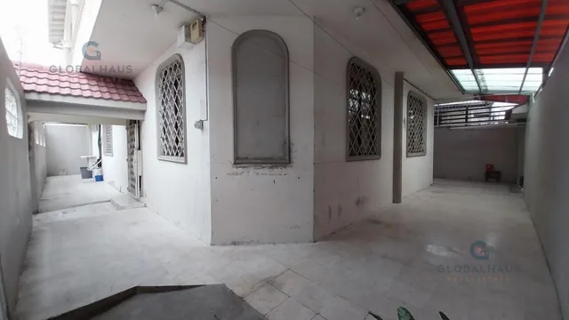 Venta de Casa Rentera, Esquinera en Guayacanes, 7 Habitaciones G. P. Guayas — imagen 4