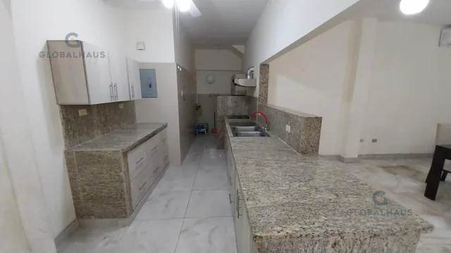 Venta de Casa Rentera, Esquinera en Guayacanes, 7 Habitaciones G. P. Guayas — imagen 3