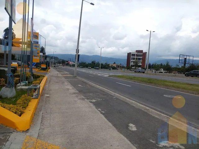 Terreno en Venta Esquinero Comercial o Residencial Cumbaya Tumbaco Ruta Viva y Ceramica — imagen 2