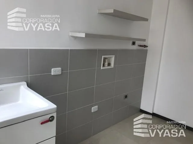 Valle de Los Chillos - San Carlos de Alangasí, a Estrenar Casa de Venta 116 m² (C - 3) — imagen 4