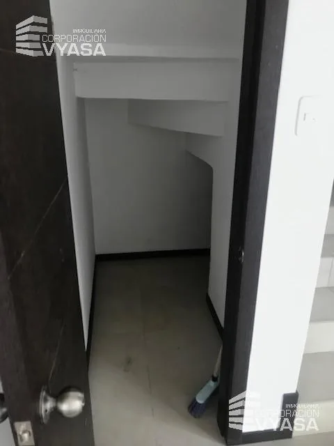 Valle de Los Chillos - San Carlos de Alangasí, a Estrenar Casa de Venta 116 m² (C - 3) — imagen 3