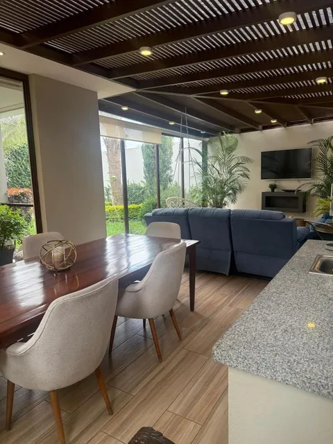 Vendo Excelente Casa Puembo — imagen 5