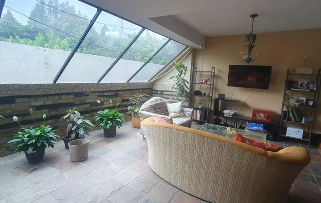 Casa de Venta en Cumbaya Exclente Ubicacion — imagen 3