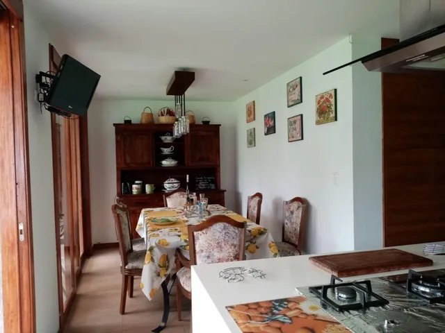 Venta Casa 4 Dorm., Cumbayá — imagen 4
